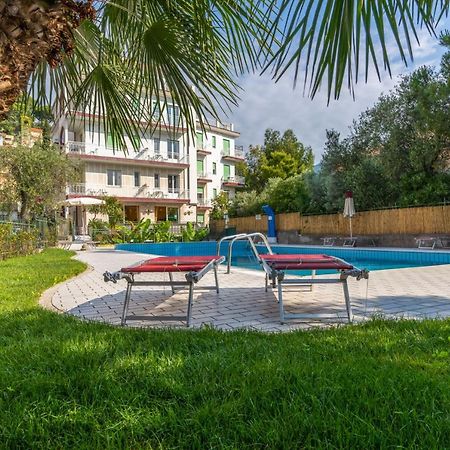 Hotel Residence Garden 阿拉西奥 外观 照片