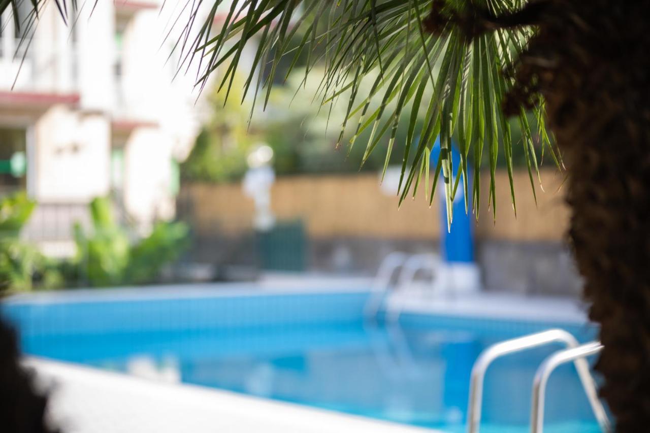 Hotel Residence Garden 阿拉西奥 外观 照片